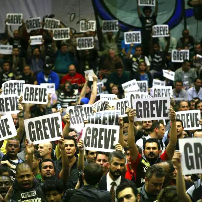 DIREITO À GREVE NO ORDENAMENTO JURÍDICO ANGOLANO.